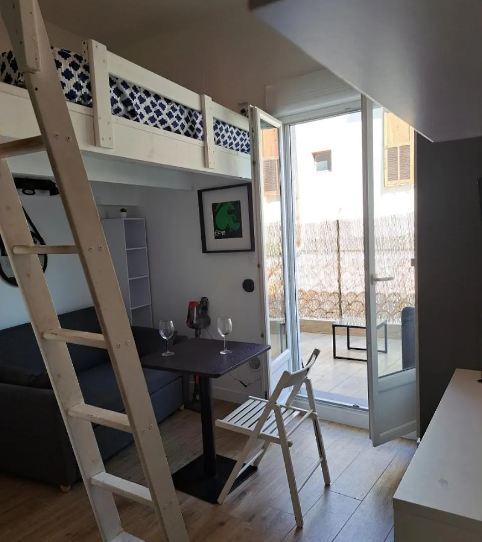 Studio Coin Nuit Terrasse A 5 Minutes De La Plage N1 Saint-Laurent-du-Var Apartment